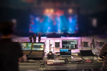 降本40%的秘密：观圣文化“共享舞美”模式破解校园活动高成本难题